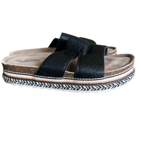 Mukluks ladies black slip on sandal platform US size 8 very good condition - Picture 1 of 8